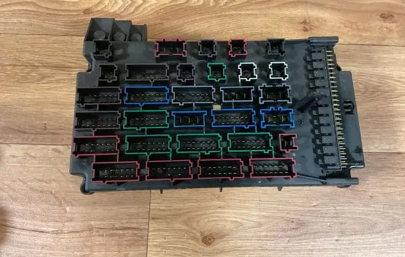 Mercedes-Benz ML W163 Fuse module 1635450205 08200101