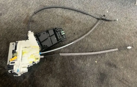 Jeep Compass Loading door lock 