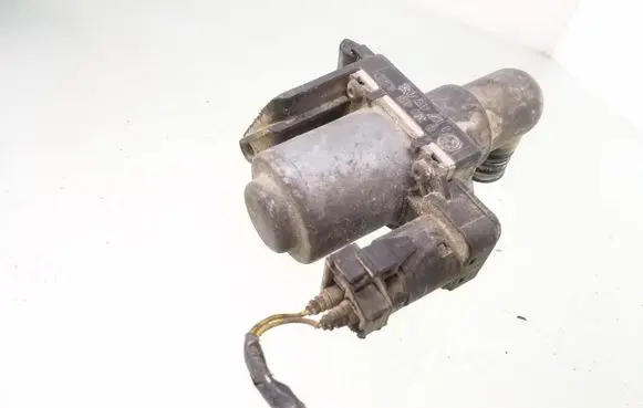 BMW 3 E36 Coolant heater control valve 8391418 1147412052