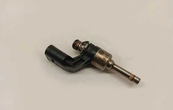 Porsche Cayenne (92A) Fuel injector 03H906036