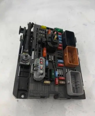 Citroen C4 Grand Picasso Fuse module 9664706280