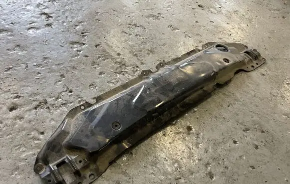 BMW 5 E60 E61 Top upper radiator support slam panel 7033741 11267310