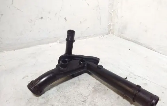 Nissan Qashqai+2 Engine coolant pipe/hose 210473766R