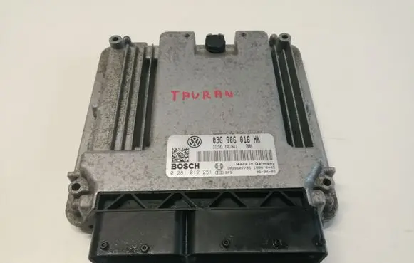 Volkswagen Touran I Engine control unit/module 03G906016HK 700 0281012251