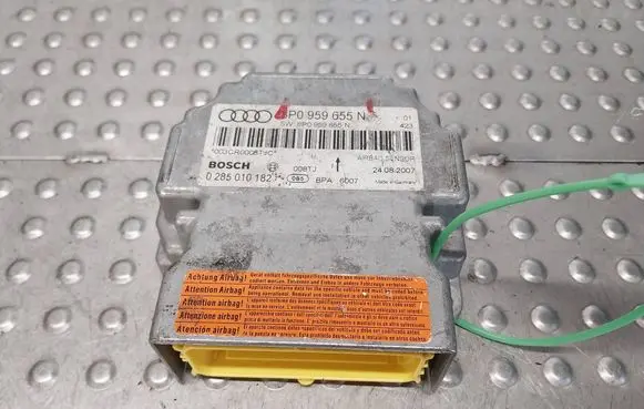 Audi A3 S3 8P Airbag control unit/module 8P0959655N 0285010182