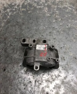 Volkswagen Caddy Engine mount bracket 1K0199262CB