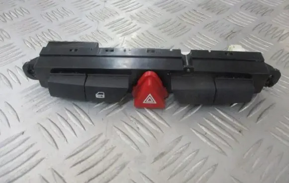 KIA Ceed Hazard light switch 93700-1H000