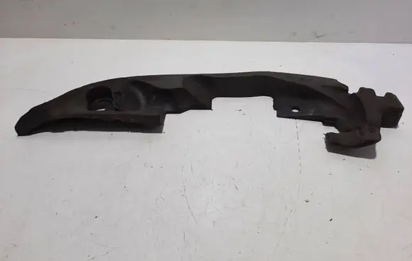 Volkswagen Touareg II Fender end trim 