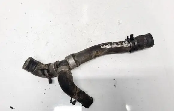 Volkswagen PASSAT B4 Engine coolant pipe/hose 028121053