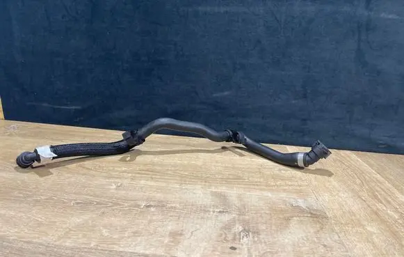 Land Rover Evoque II Engine coolant pipe/hose K8D218K579AD