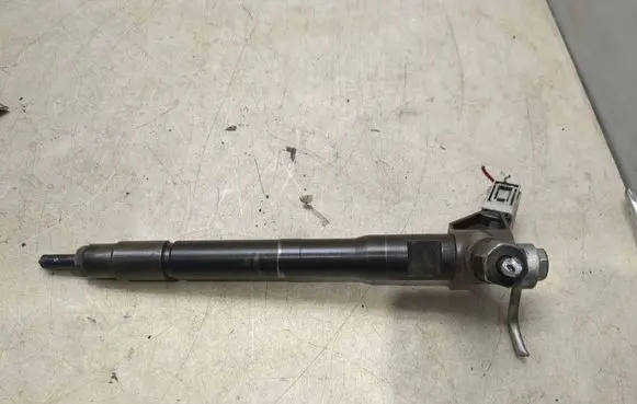 Mazda CX-5 Fuel injector SH0113H50