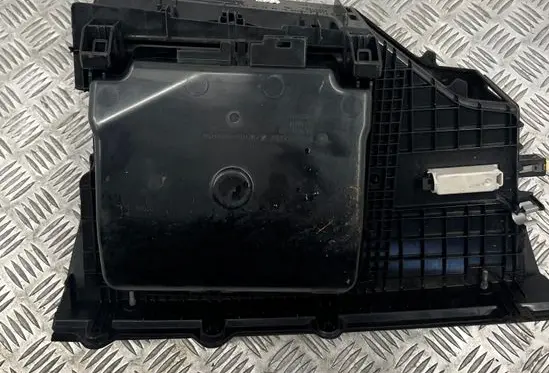 BMW 5 F10 F11 Glove box 9173907