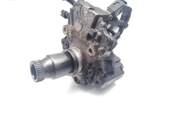 Mercedes-Benz E C207 W207 Fuel injection high pressure pump A6510701701 28297638