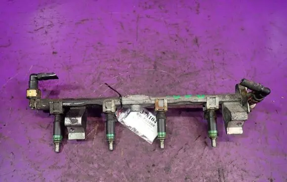 Ford Focus Fuel main line pipe 