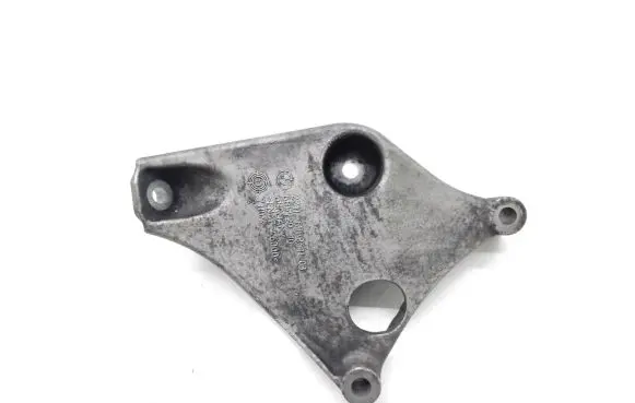 BMW 1 F20 F21 Engine mounting bracket 6788611