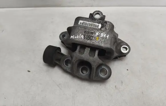 Engine mount bracket