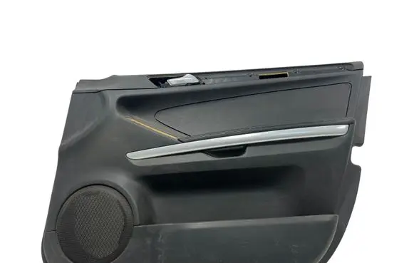 Mercedes-Benz ML W164 Front door card panel trim A1647201470 2270JCI 304873A1
