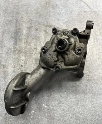 Audi A6 S6 C6 4F Oil pump 059115105