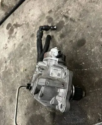 Audi A4 S4 B8 8K Fuel injection high pressure pump 059130755CB 0445010677