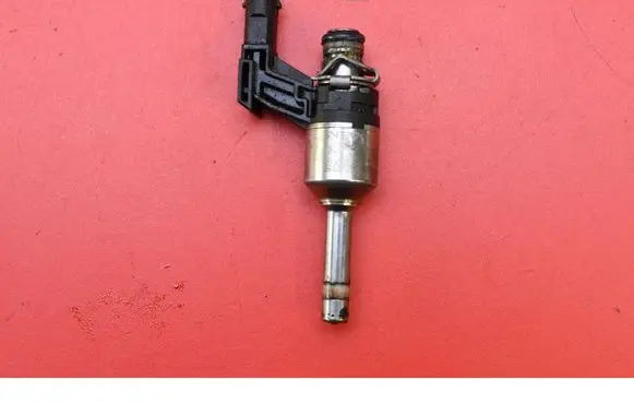 Volkswagen Caddy Fuel injector 03F906036B