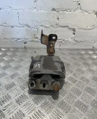 Volkswagen Golf V Engine mount bracket 1K0199262