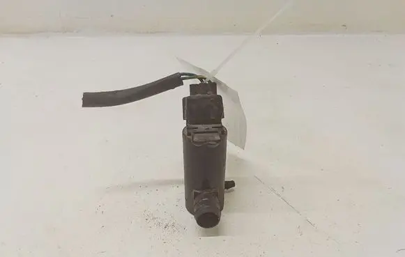 Toyota Avensis Verso Windscreen/windshield washer pump 8533033020