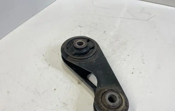 Toyota Prius (XW20) Engine mount bracket 1230921030