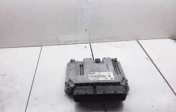 Opel Vectra C Engine control unit/module 0281013409 55205632