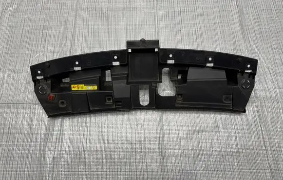 Fiat 600 Engine bonnet/hood lock trim molding 735795354