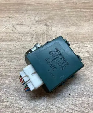 Lexus IS 200-300 Door control unit/module 8597053020 0515003740