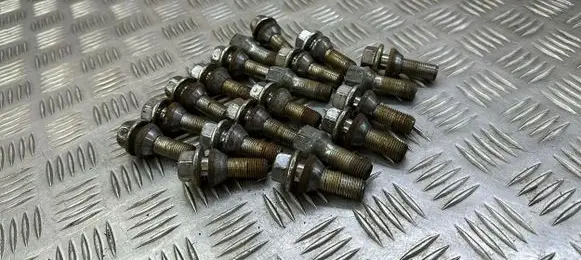 Volvo S60 Nuts/bolts 