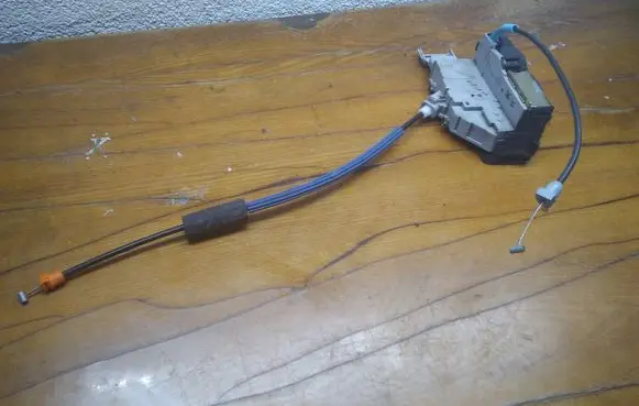 Citroen C6 Rear door lock 9681336580