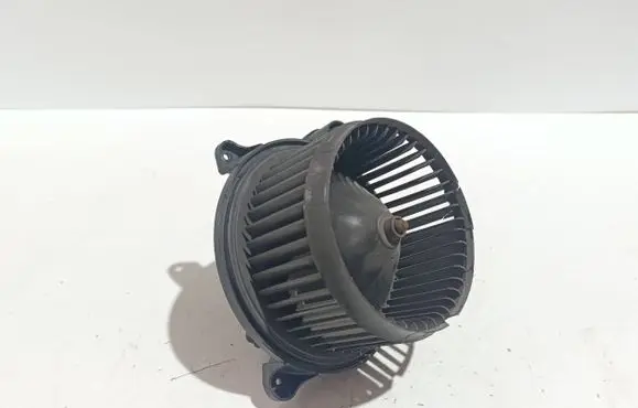 Ford Courier Heater fan/blower AV1119846AB 0130115579 DZL7D