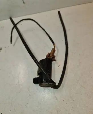 Ford Focus Windscreen/windshield washer pump 93BB17K624BA