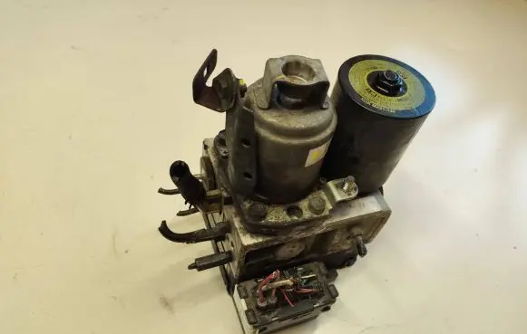 Toyota Prius (XW20) ABS Pump 4451047050 2QL181127