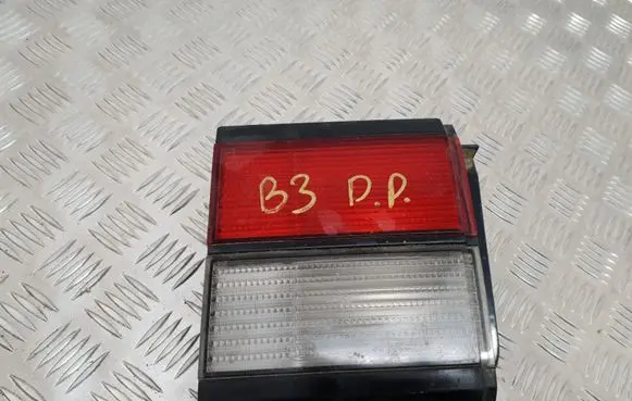 Volkswagen PASSAT B3 Tailgate rear/tail lights 321945259