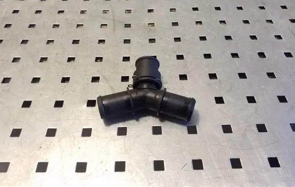 Jaguar XF X250 Engine coolant pipe/hose CK1320754