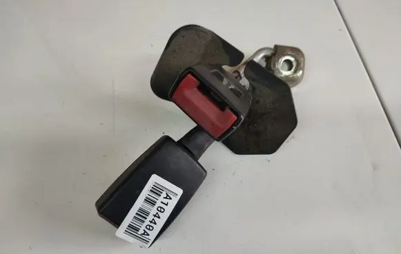 Audi A4 S4 B6 8E 8H Middle seatbelt buckle (rear) 8E085773901C