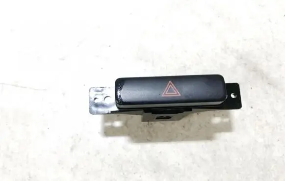 Suzuki Grand Vitara II Hazard light switch