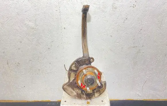 Chrysler 300 - 300C Front wheel hub