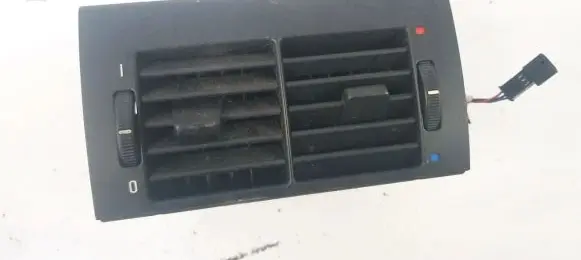 BMW 5 E39 Dashboard side air vent grill/cover trim 8376150