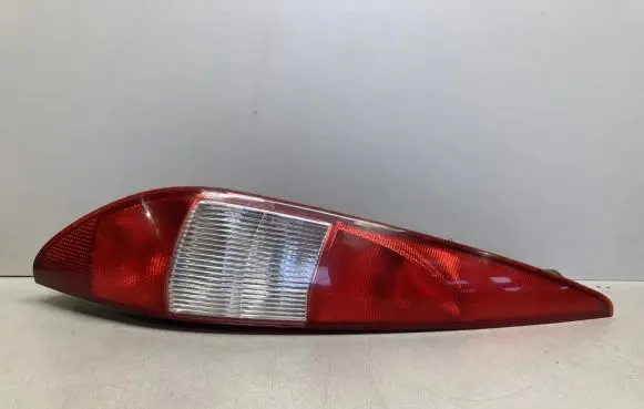 Ford Mondeo Mk III Rear/tail lights 1S7113405C