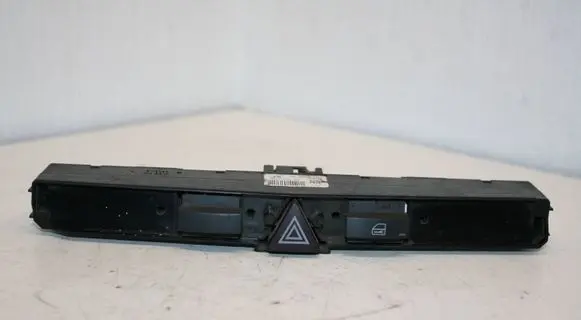 Opel Astra H Hazard light switch 03758075