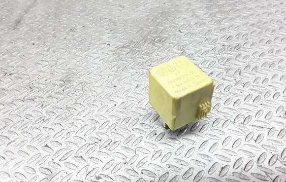 Mercedes-Benz Sprinter W901 W902 W903 W904 Other relay A0025421419