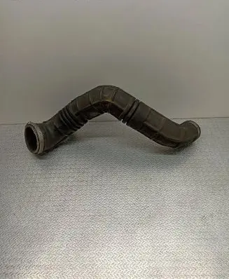 Volvo S40, V40 Air intake hose/pipe MB957388