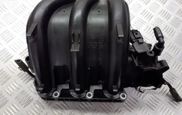 Volkswagen Fox Intake manifold 03D129766L