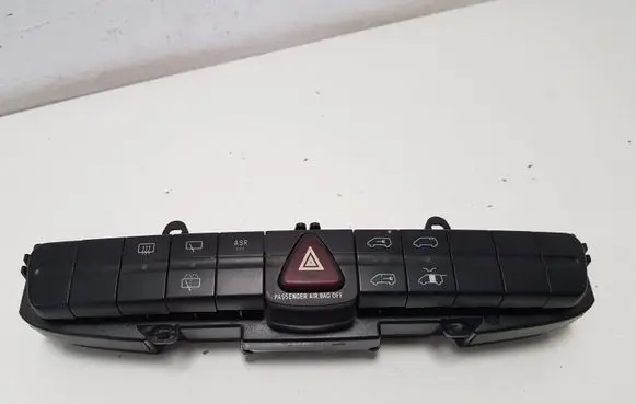 Mercedes-Benz Vaneo W414 Hazard light switch 6395450207