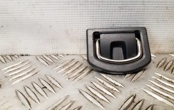 Volkswagen PASSAT CC Tie down hook / loop 5M0863503