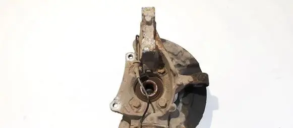 Volvo V70 Front wheel hub 9461944