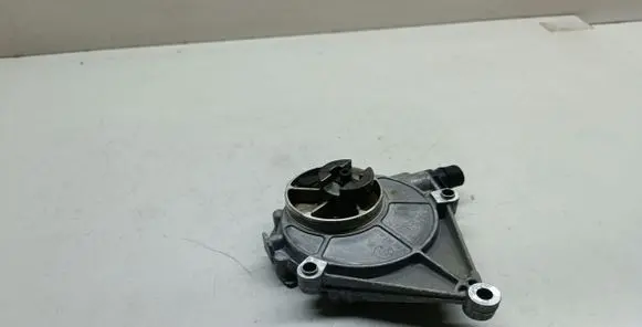 BMW 4 F32 F33 Vacuum pump 0710336182A 247001001